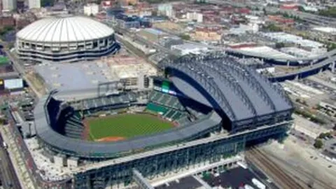 TES力挽狂澜2-1逆袭BLG：逆风翻盘，TES展现坚韧精神，绝境翻盘50波击杀1020次回复